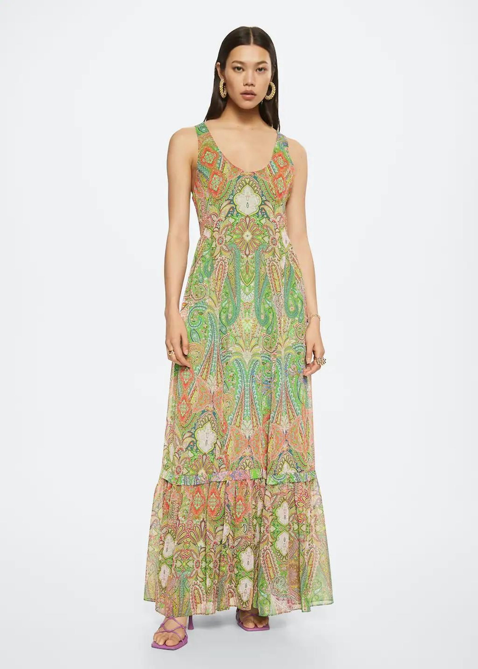 Vestido de gasa y estampado paisley de Mango. Vestido de gasa y estampado paisley de Mango.
