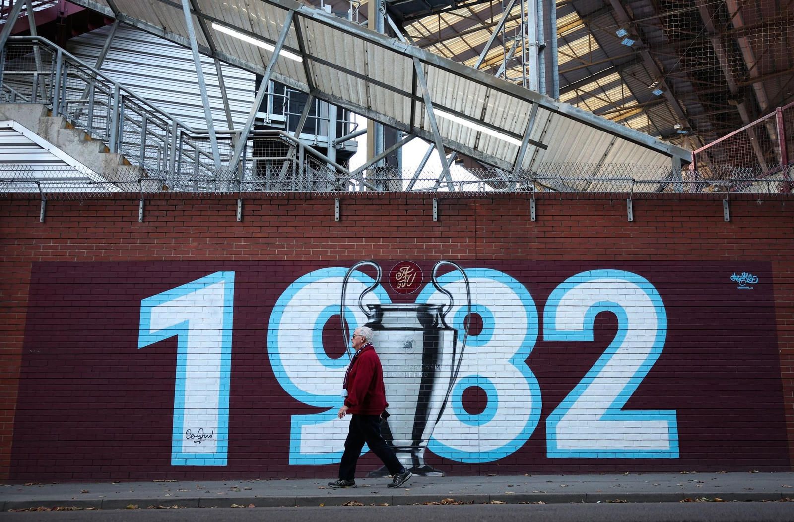 Aston Villa-Bolonia (9).jpg