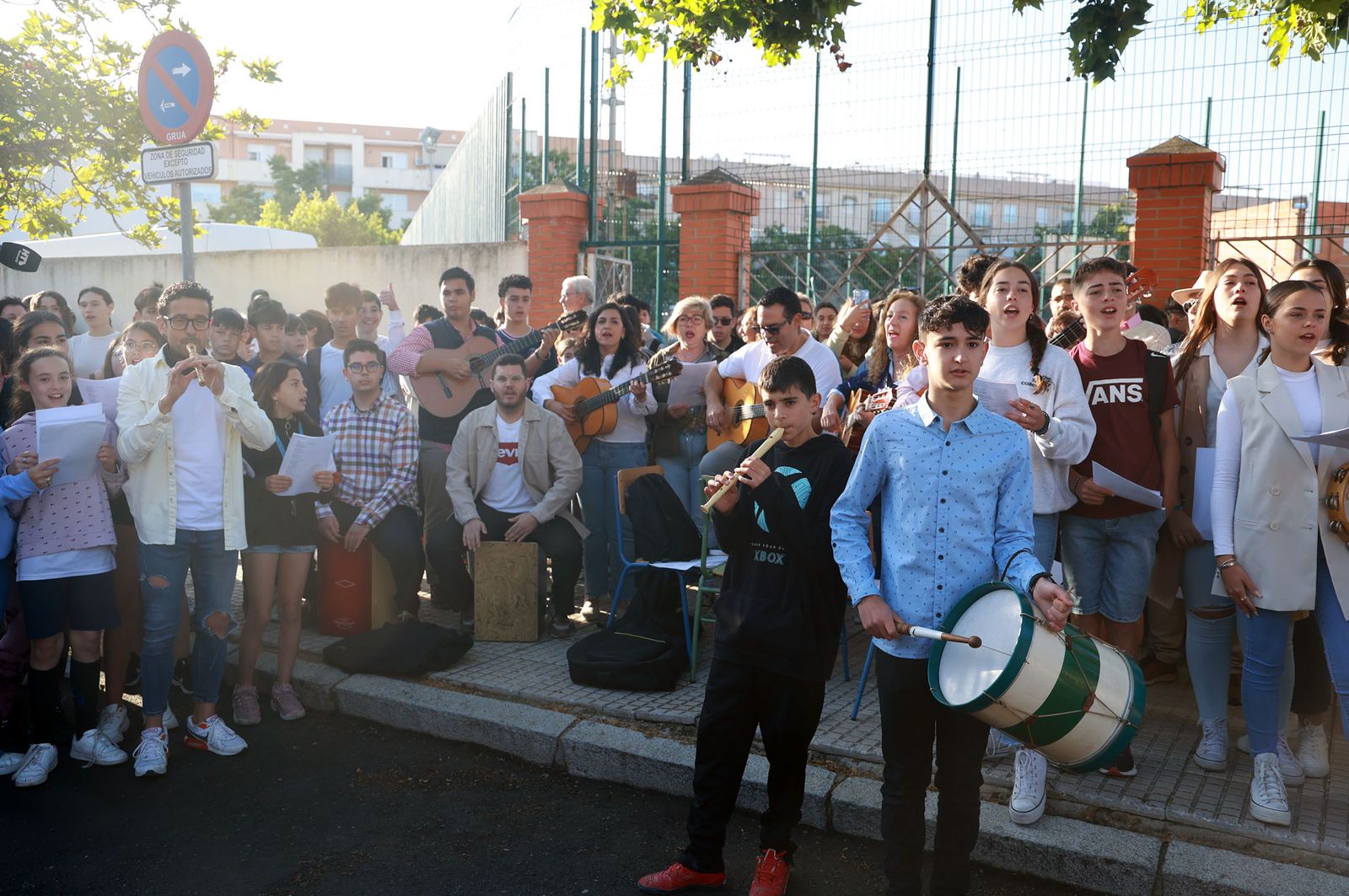 Las mejores imágenes de los peregrinos en la salida de Emigrantes