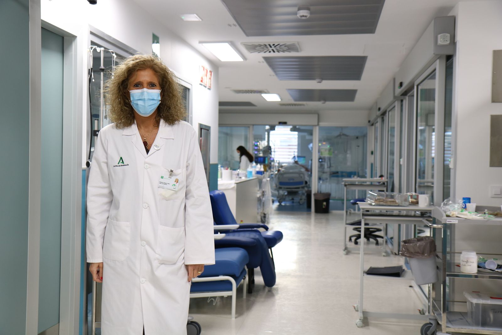 La jefa de la UCI y directora médica del Hospital Virgen del Rocío de Sevilla.