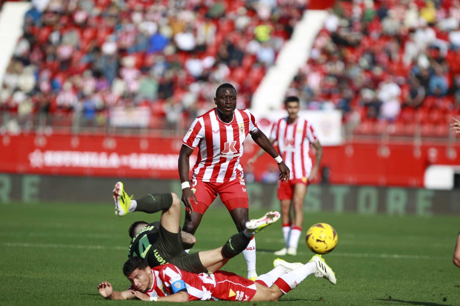 Lopy cuajó una buena actuación en la media