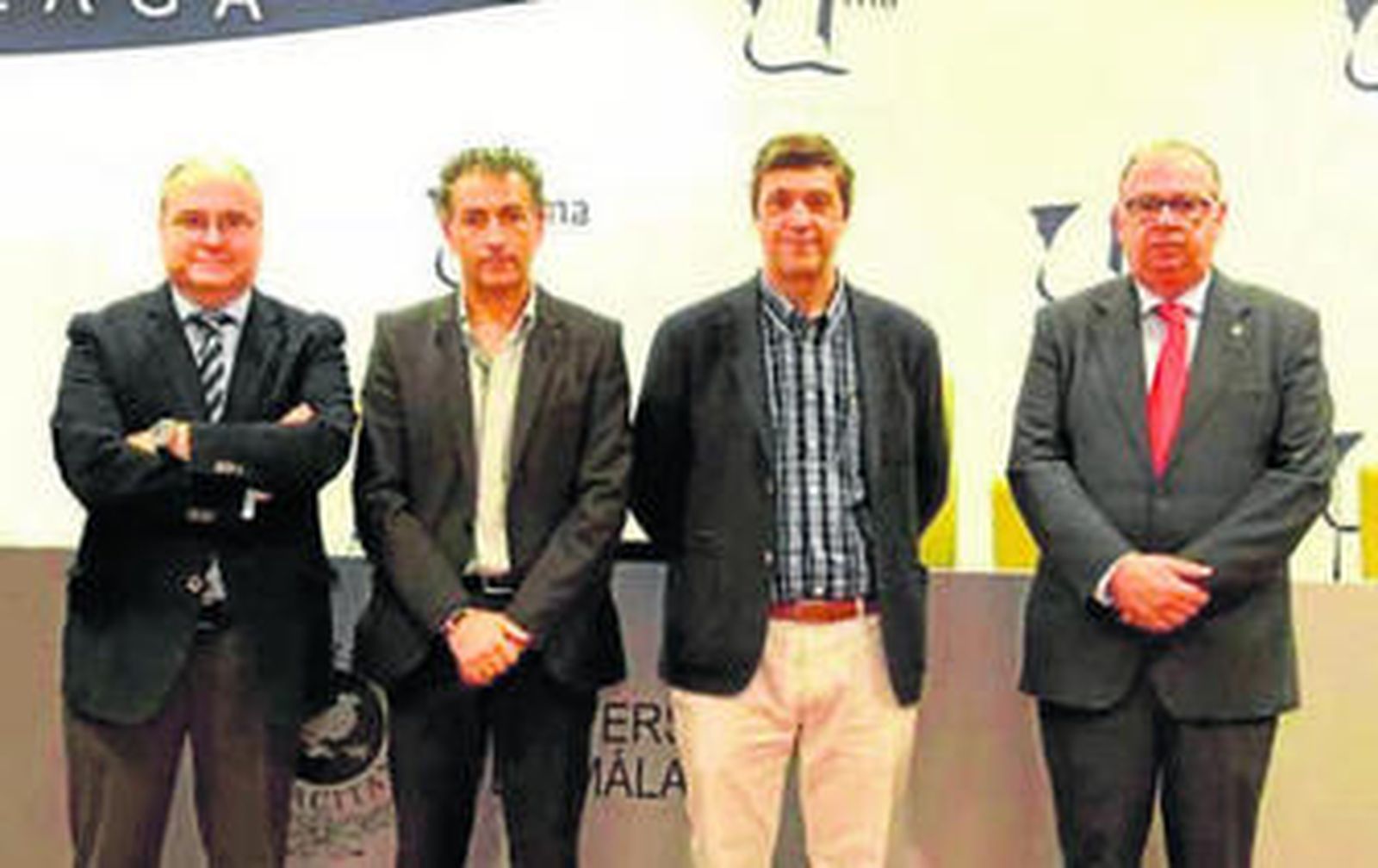 Responsables que presentaron ayer el premio.