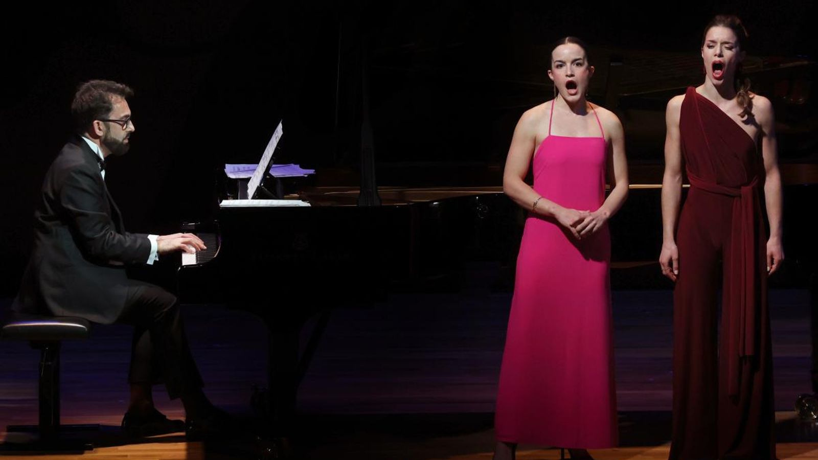 Natalia Labourdette junto a Helena Ressurreiçao y Francisco Soriano en la Fundación Juan March en diciembre de 2021