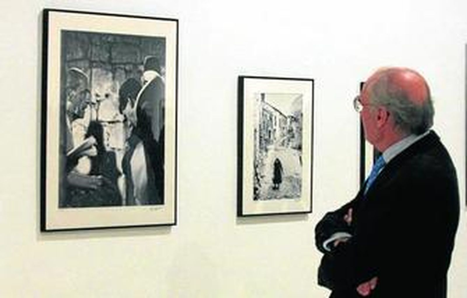 Dos de las fotografías que forman parte de la exposición que se puede ver en el Museo Provincial de Huelva.