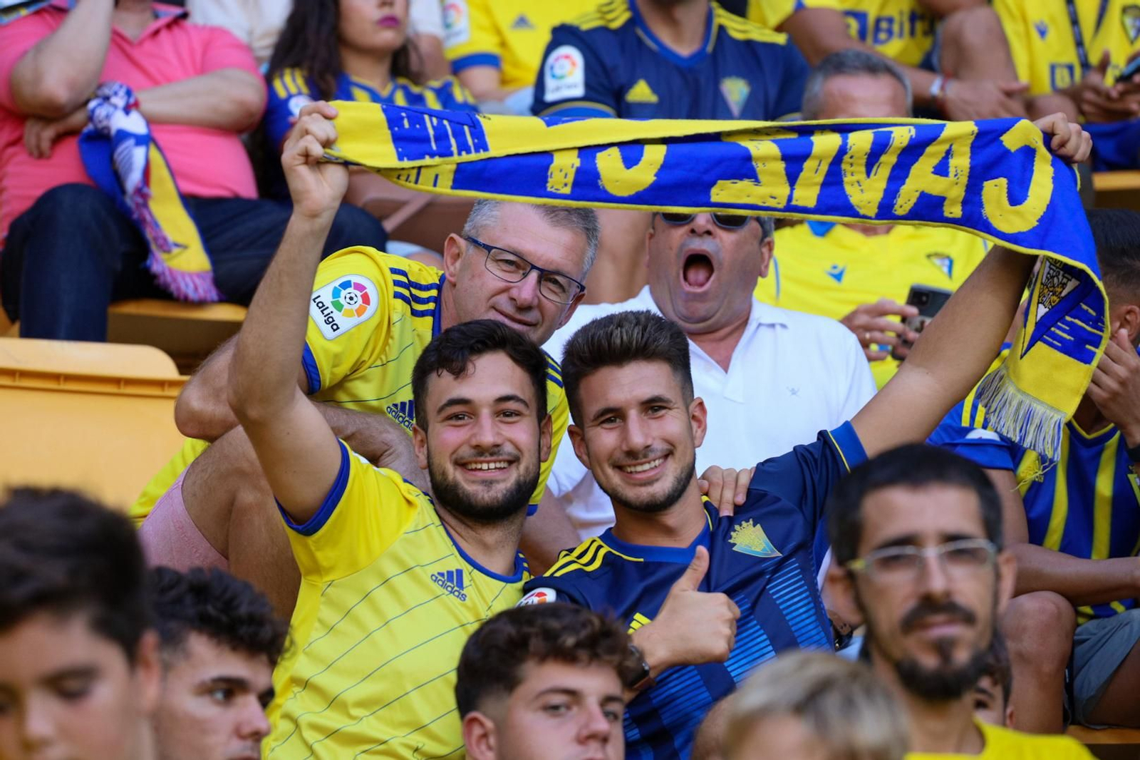 Búscate en el partido Cádiz-Barcelona