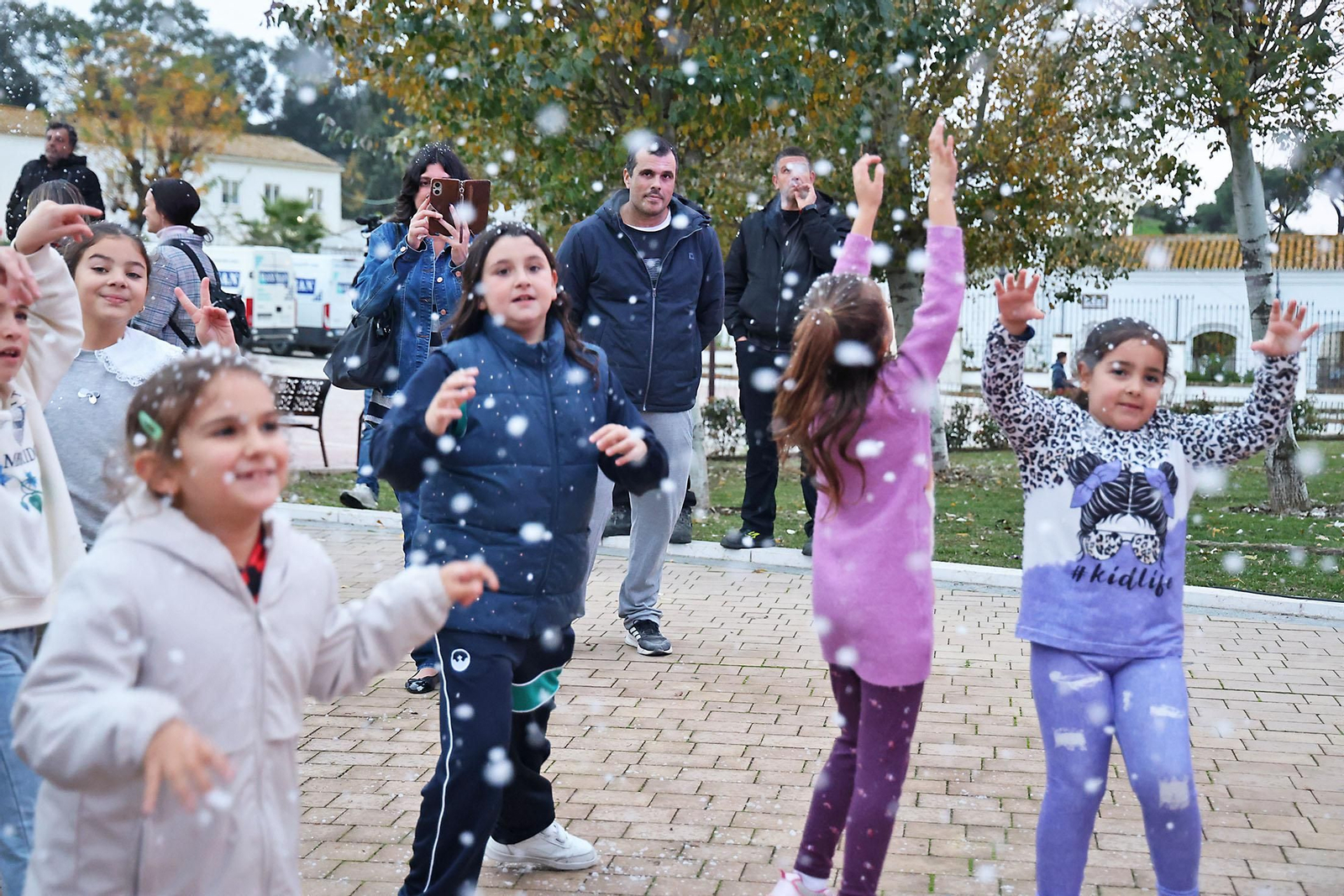 Imágenes de la nevada en el Convento de las Oblatas