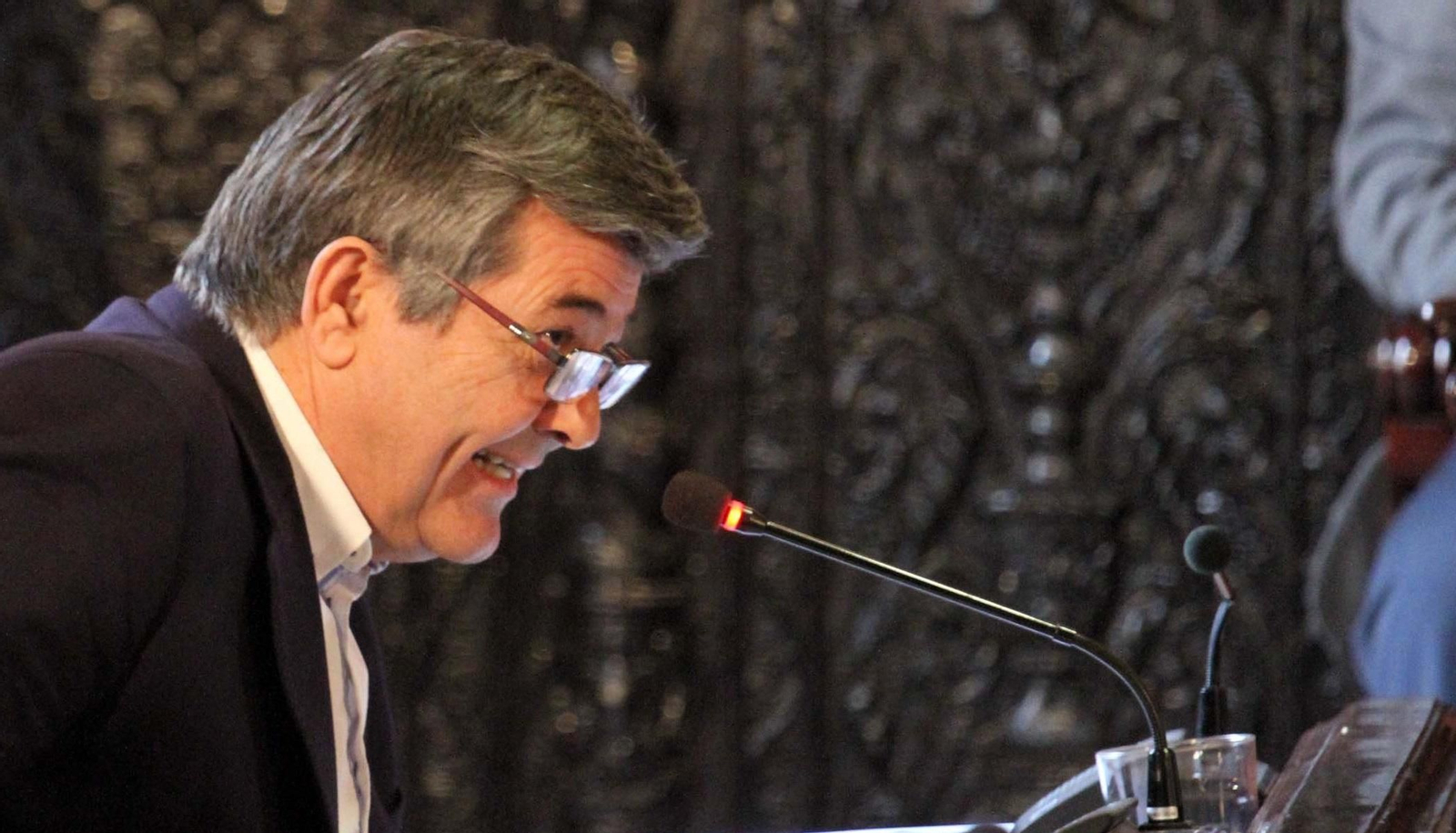 Luis Ángel Fernández, en 2019, en un pleno del Ayuntamiento de Algeciras. Luis Ángel Fernández, en 2019, en un pleno del Ayuntamiento de Algeciras.