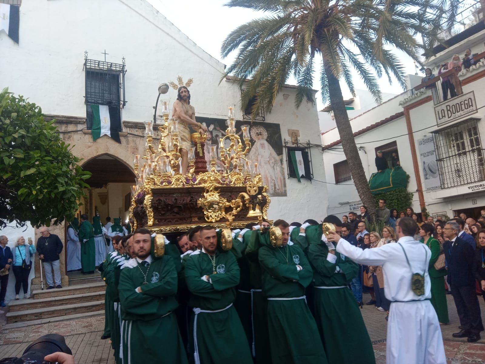 El Cristo Atado a La Columna el Lunes Santo en Marbella, en imágenes