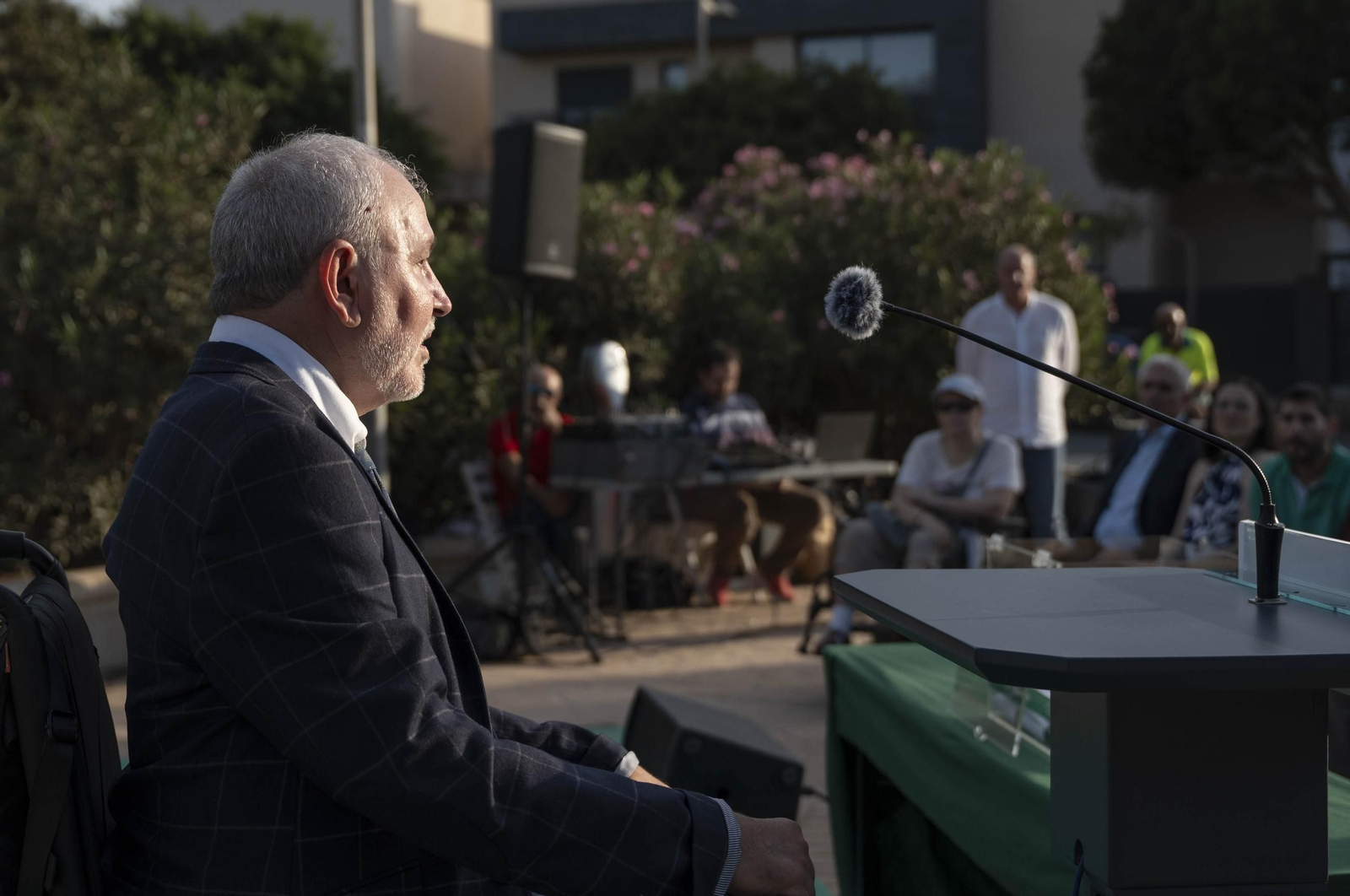 Las imágenes de la primera piedra del centro de día ocupacional Juan Goytisolo de Verdiblanca en Almería