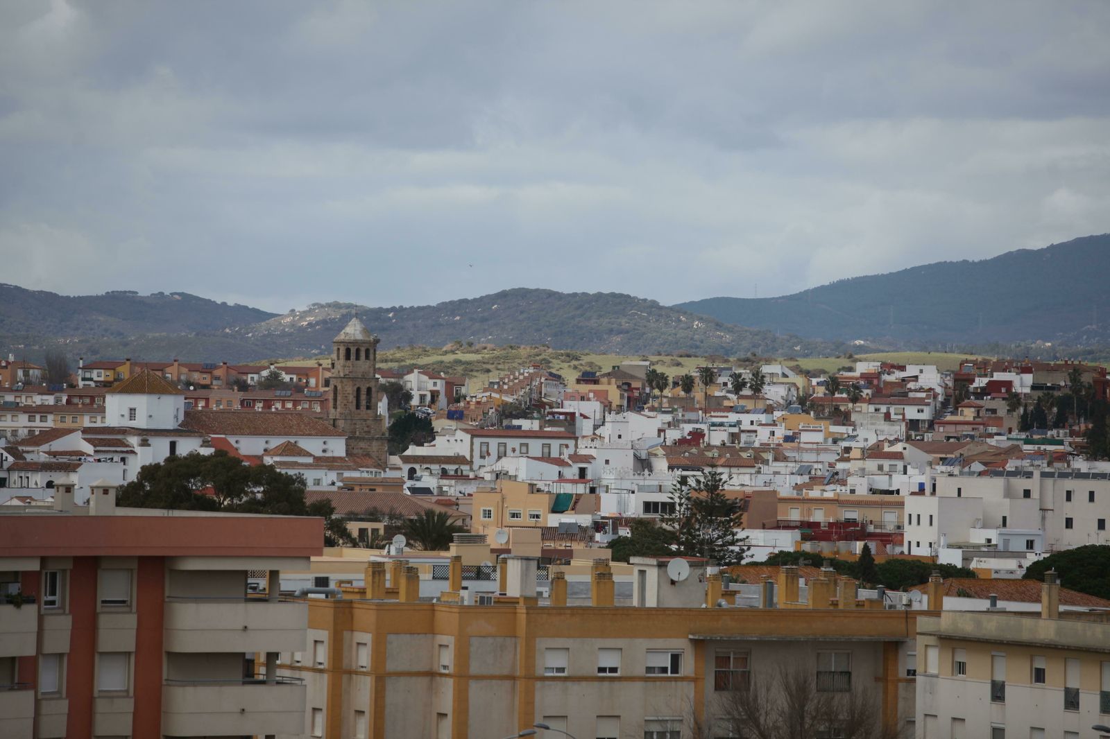 Vista parcial del casco urbano de Los Barrios.
