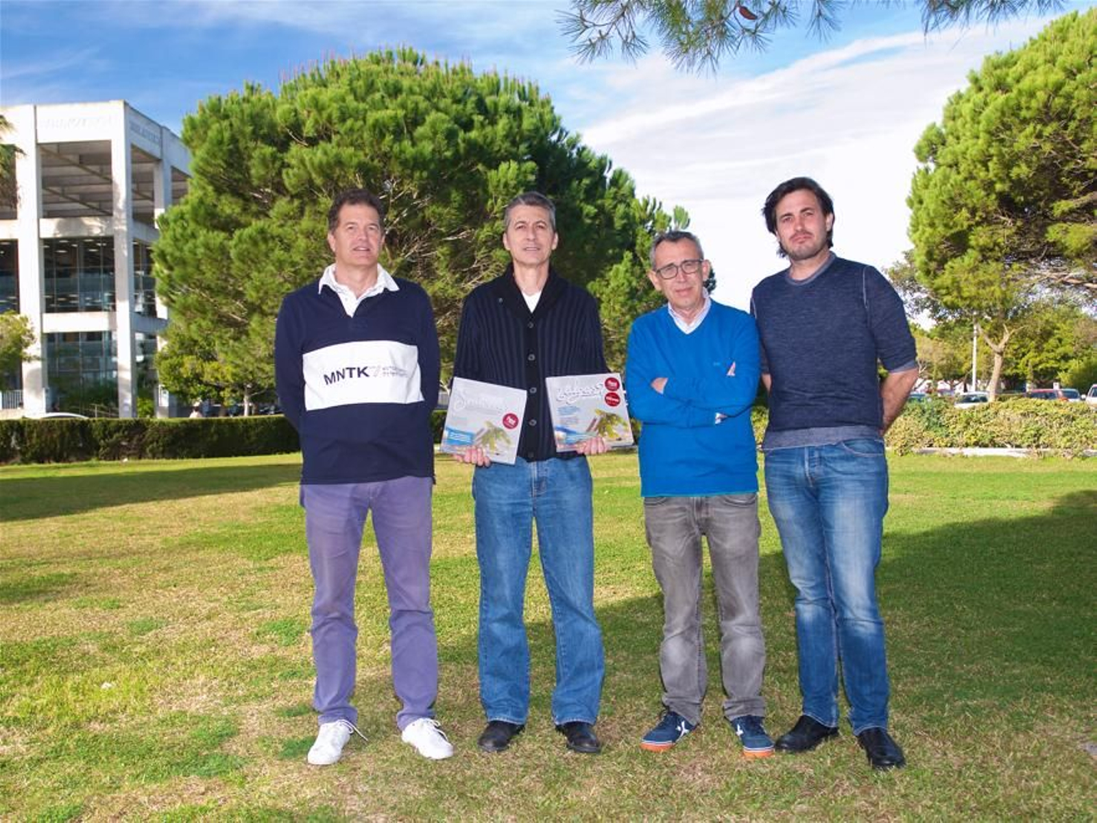 Los libros premiados con sus autores.