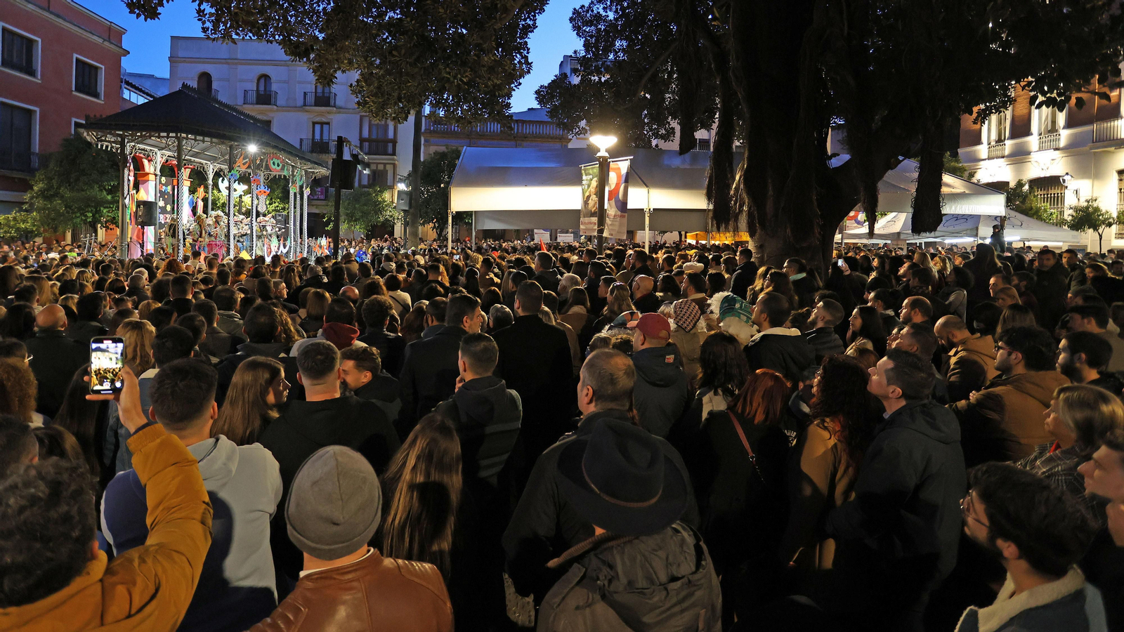 Gala de Carnaval de Jerez en la plaza del Banco con Martínez Ares