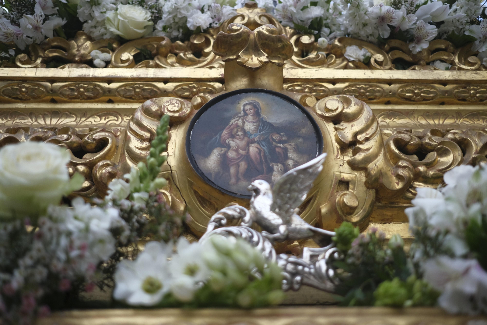 El vía lucis de la Virgen de la Paz y Esperanza de Córdoba, en imágenes