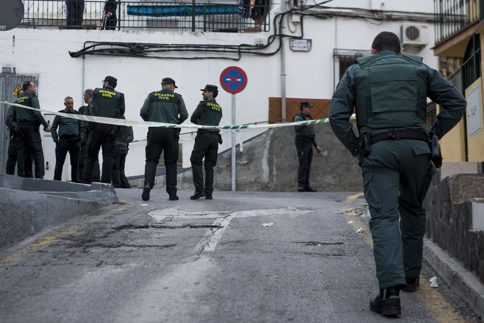 Imágenes de un fin de semana de tiros, muerte e incendios en Pinos Puente (Granada)