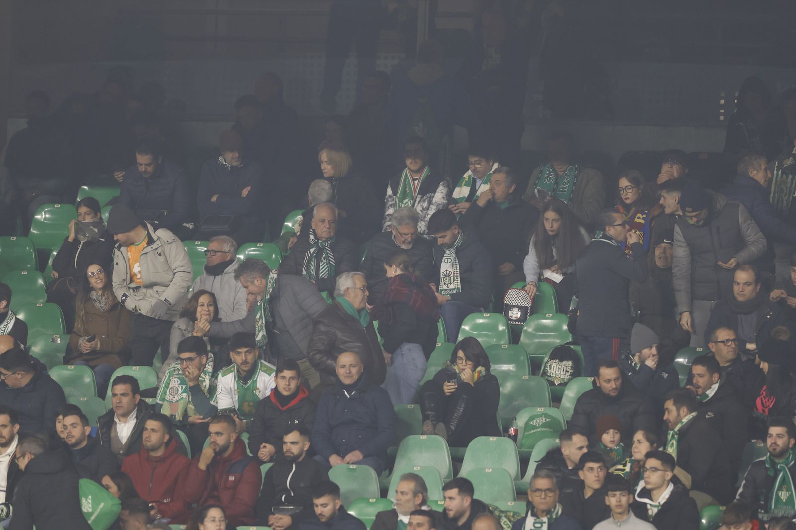 Búscate en las fotos del Betis-Barcelona