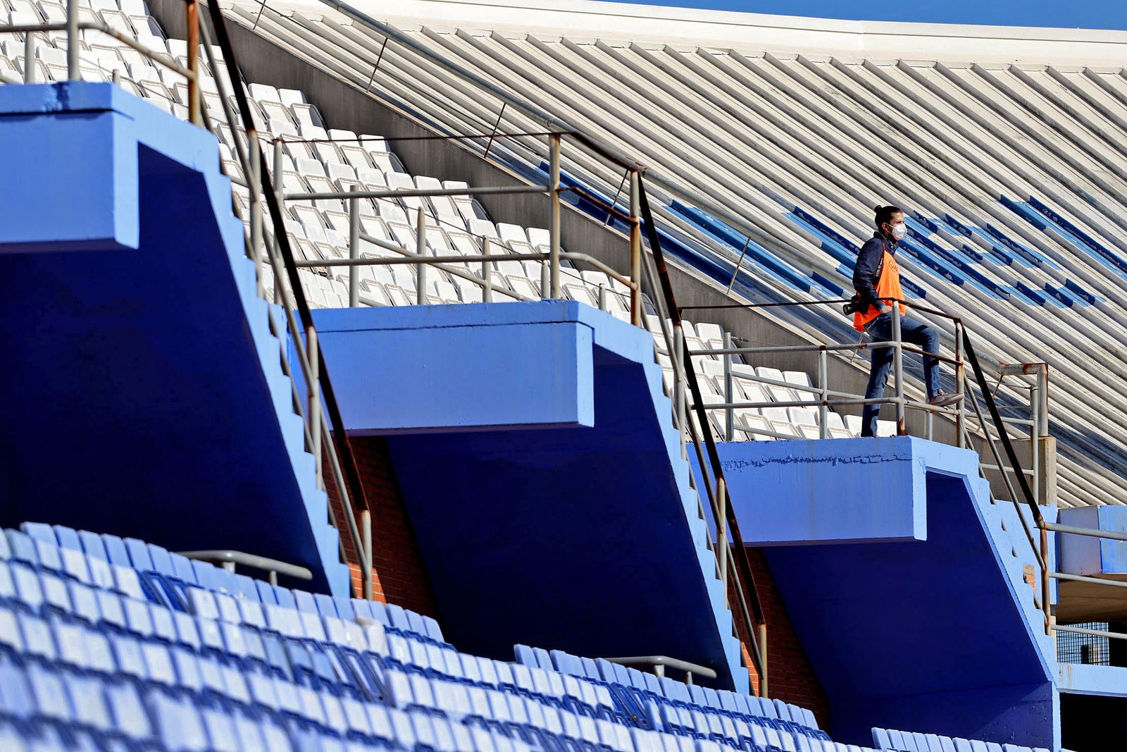 Las imágenes del Nuevo Colombino sin público por las restricciones del coronavirus