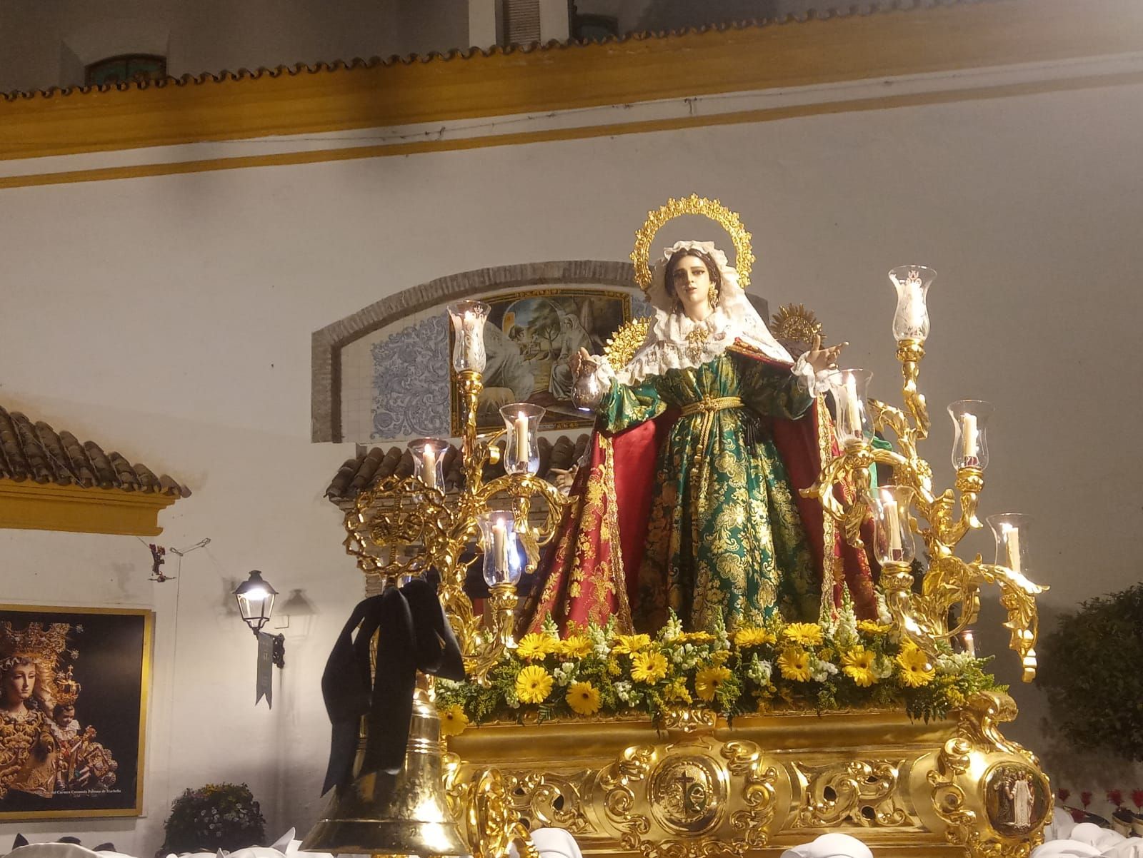 La patrona de la hostelería, Santa Marta, el Martes Santo en Marbella, en imágenes