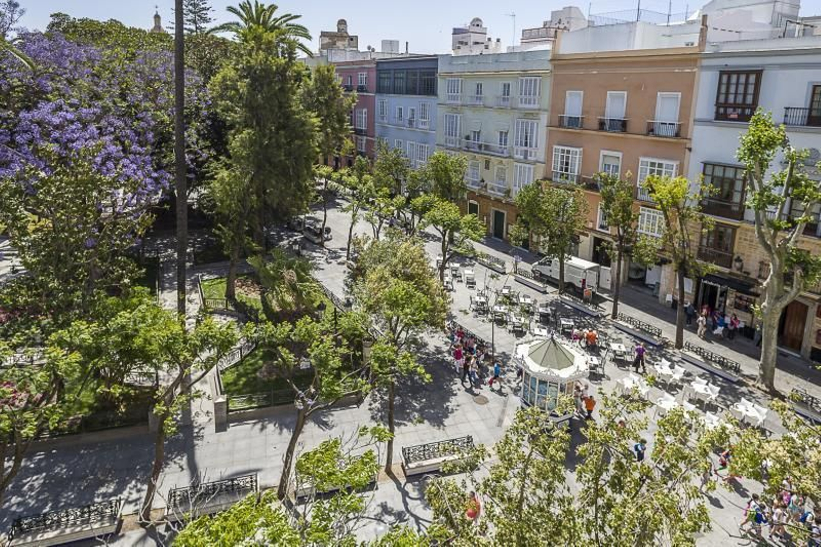 Panorámica de la Plaza de Mina en Cádiz.