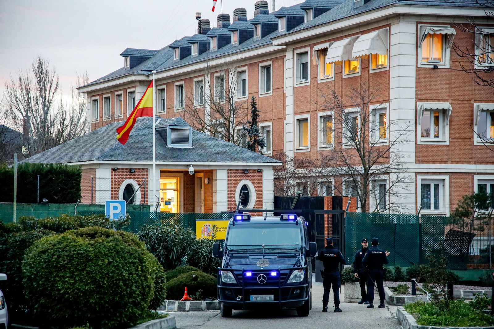 Los regantes no se rinden, así se han concentrado ante la Moncloa