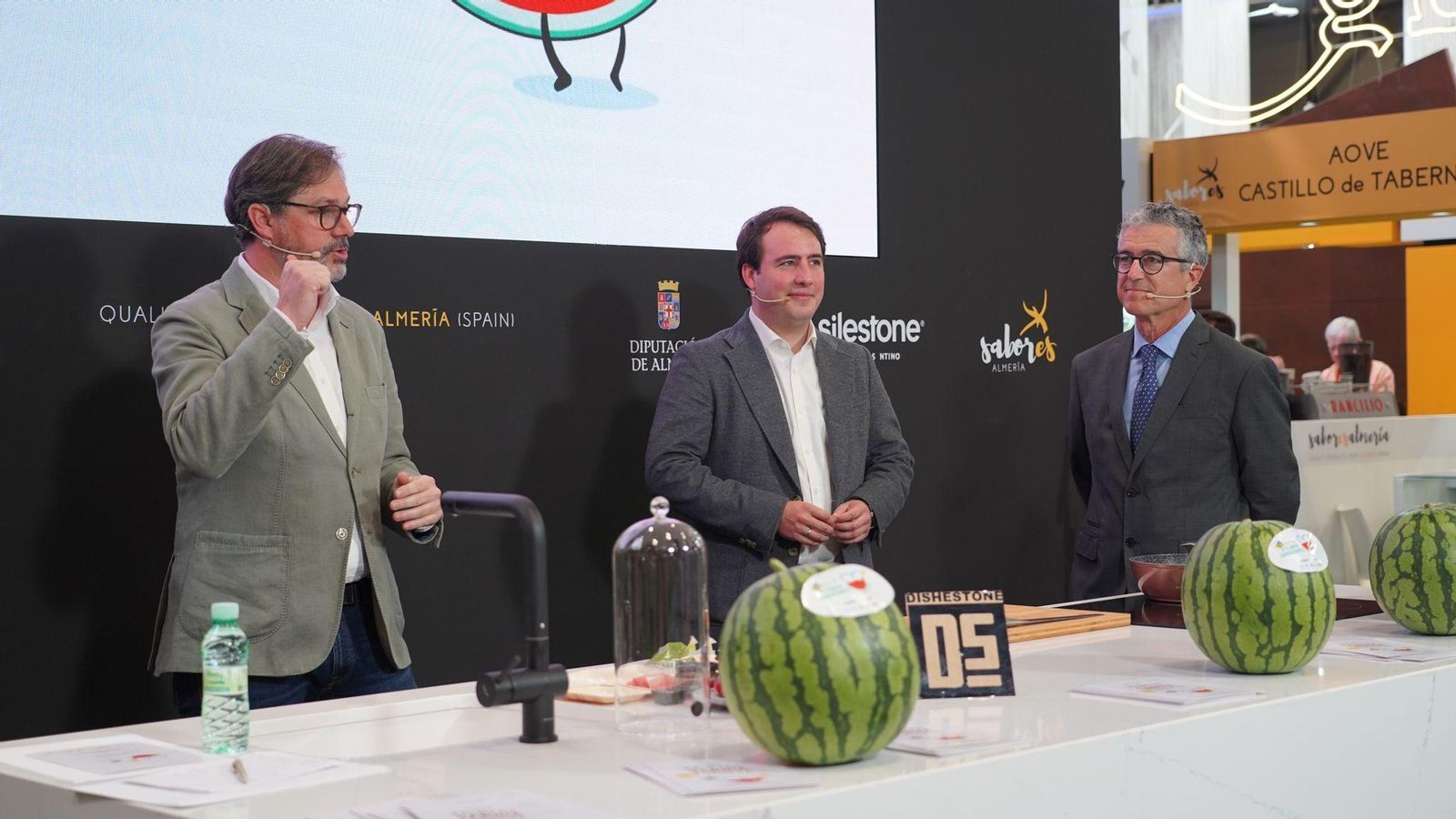 Los 450 m2 del expositor almeriense han sido un hervidero durante toda la jornada.