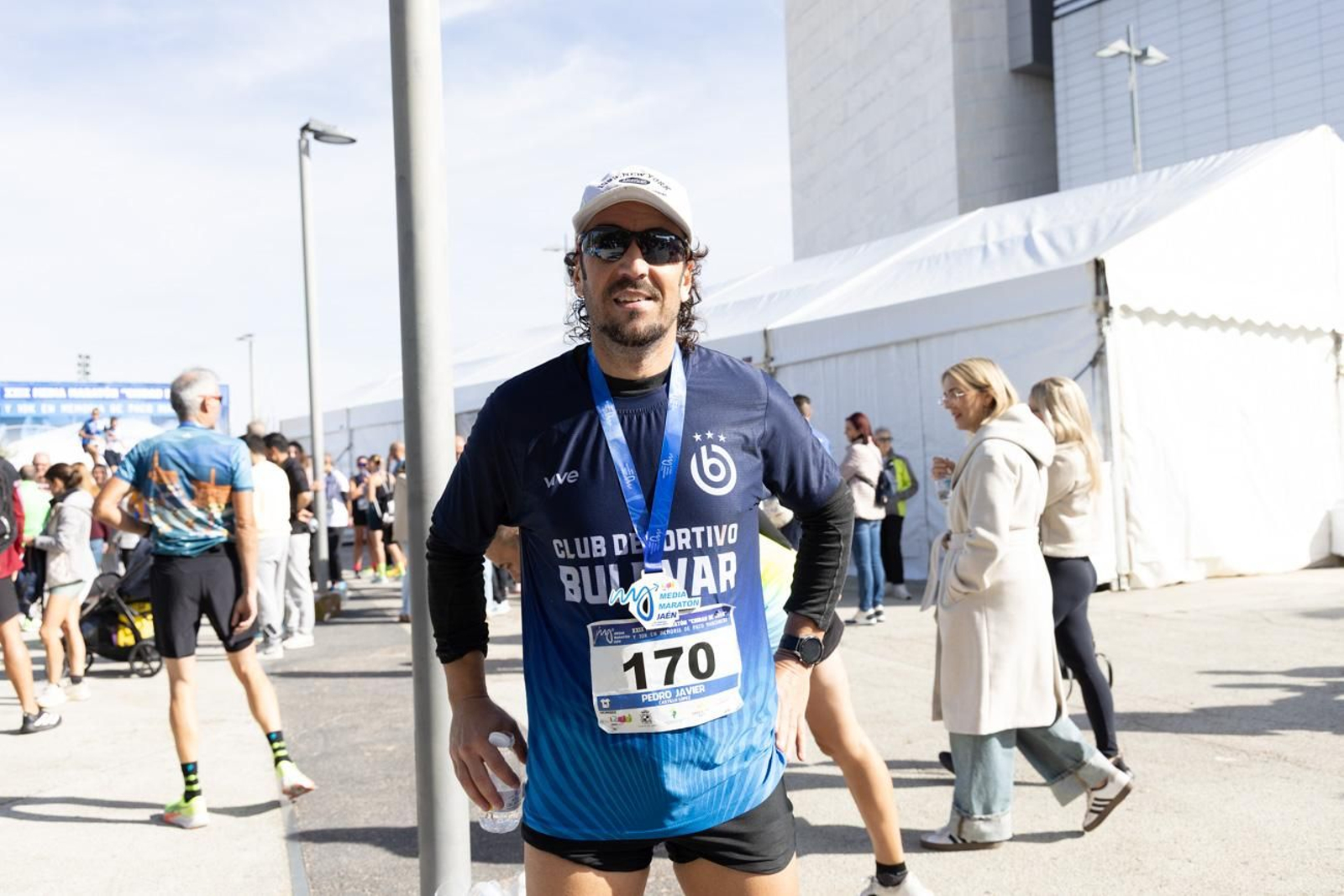 En imágenes: multitudinaria e histórica XXIX Media Maratón 'Ciudad de Jaén' y 10k en memoria de Paco Manzaneda