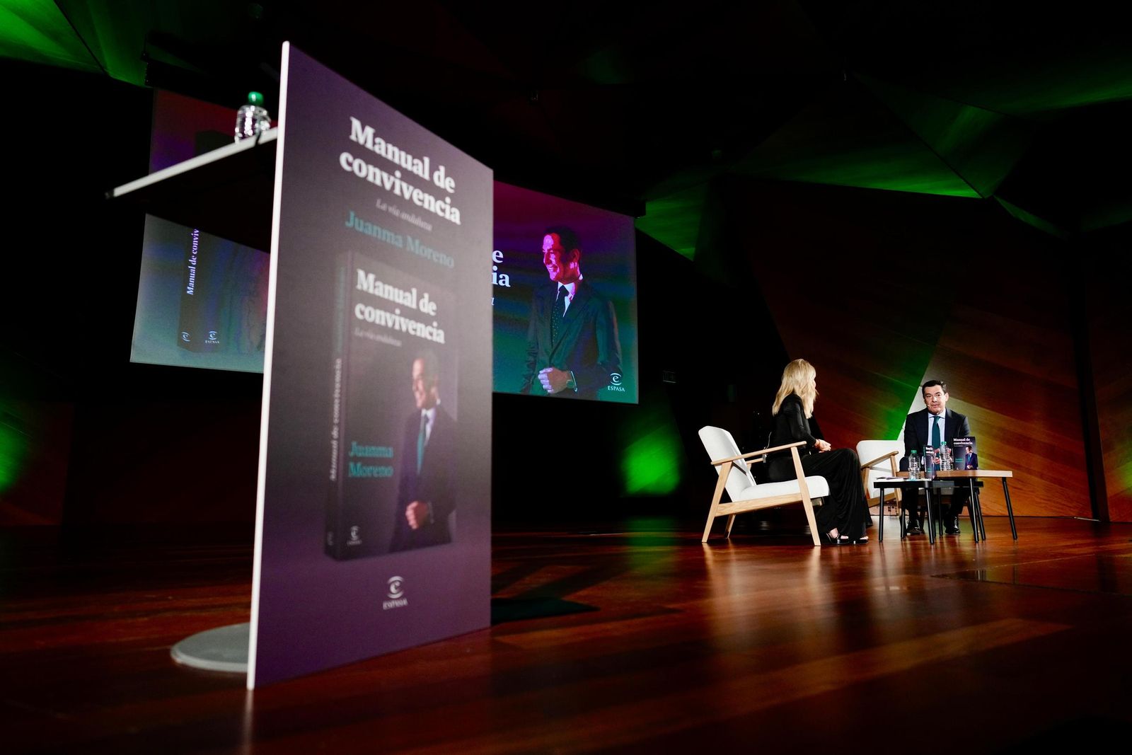 Las fotos de la presentación del libro de Juanma Moreno en Madrid