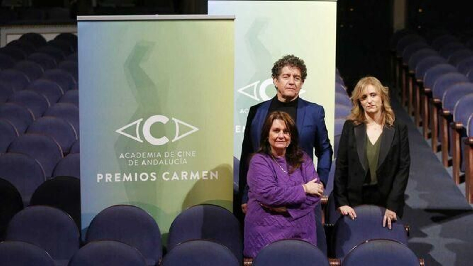 Los actores Adelfa Calvo y Pedro Casablanc y la Presidenta de la Academia de Cine de Andalucía, Marta Velasco en la presentación de nominados a los Premios Carmen.