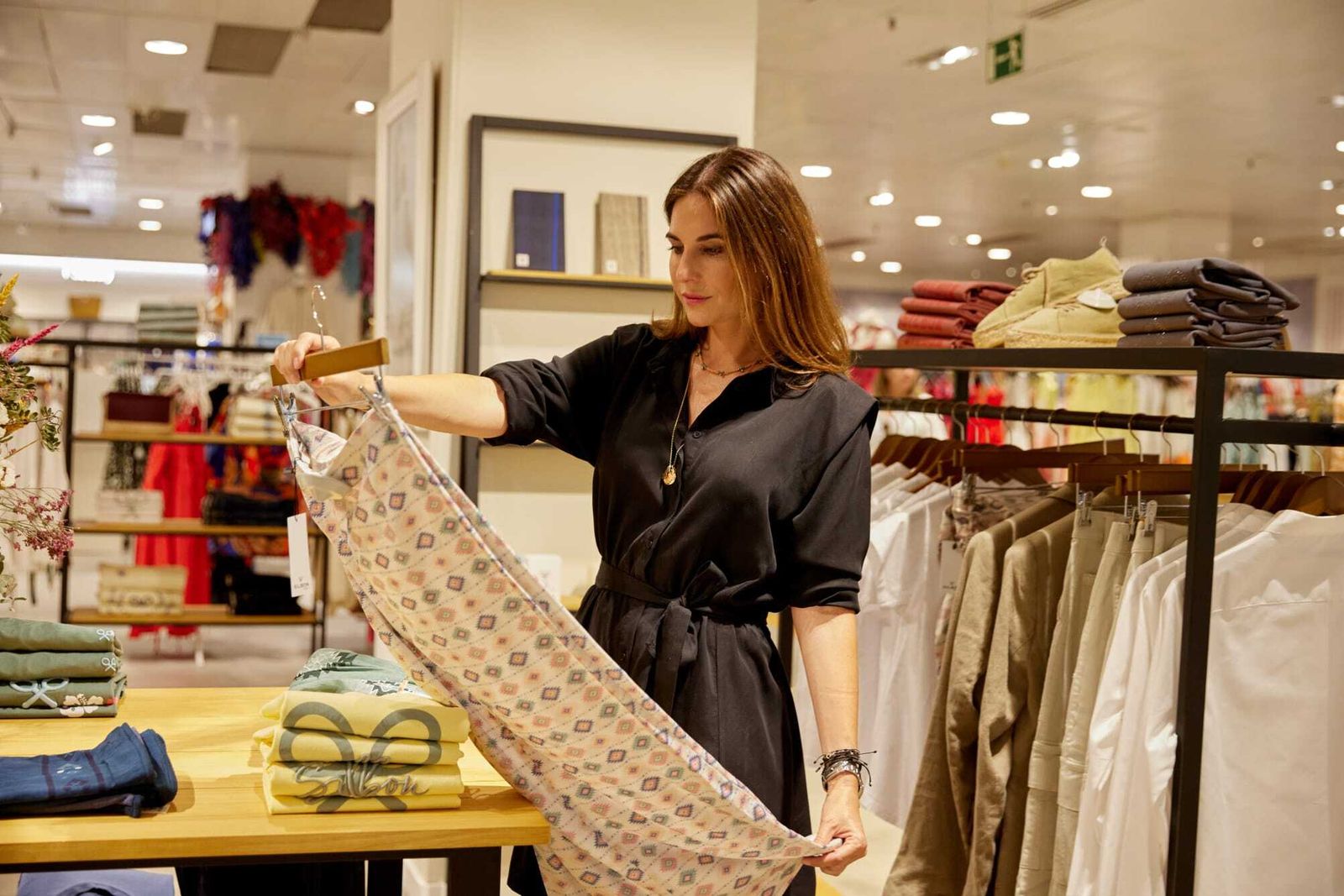 Lourdes Montes inaugura en Sevilla la primera tienda de moda femenina de Silbon.