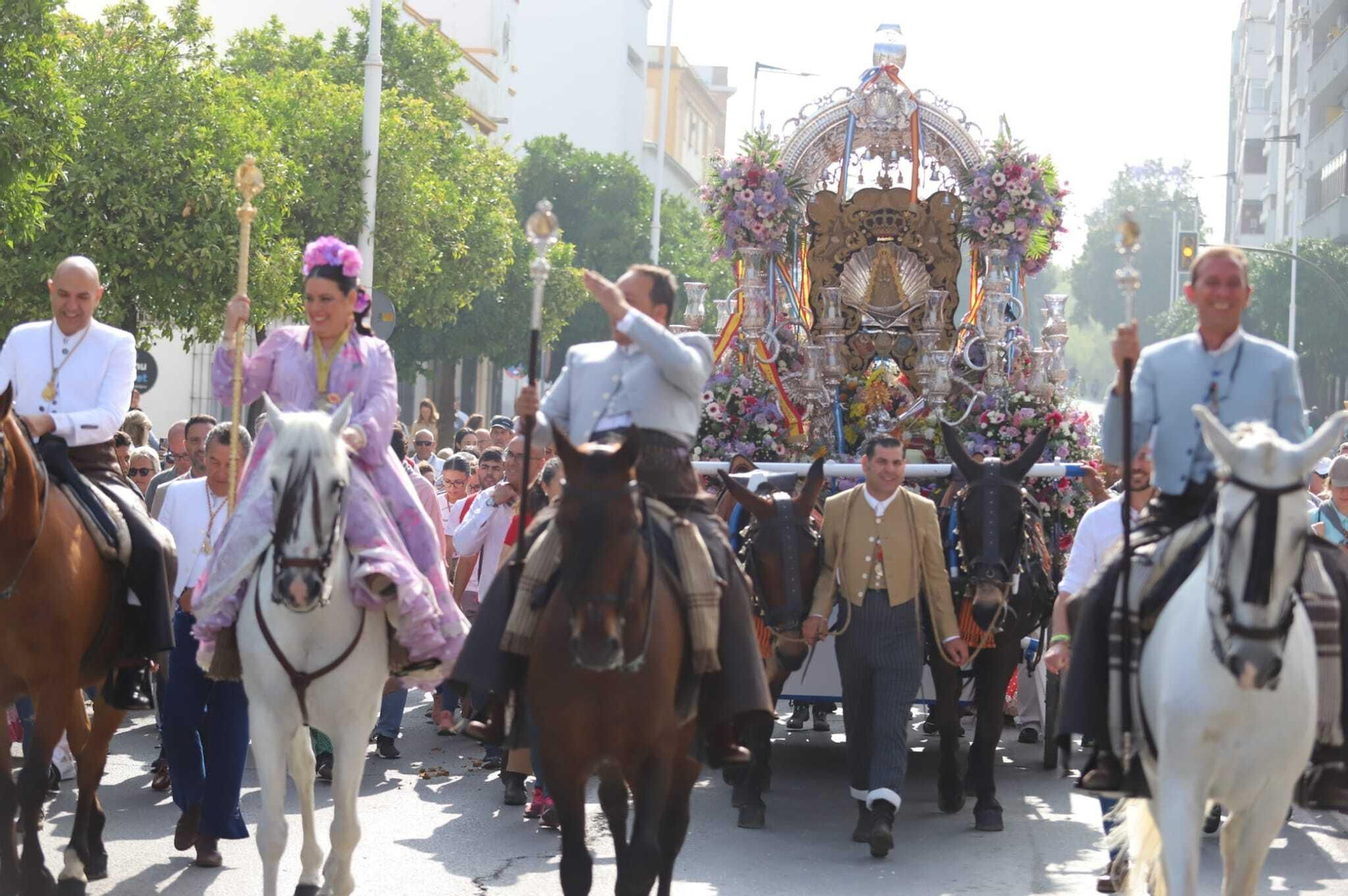 El Rocío 2023: las mejores imágenes del inicio de salida de Emigrantes