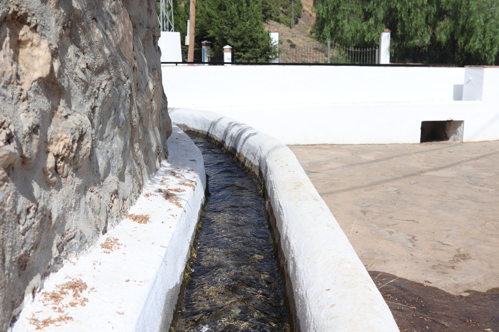 Así lucen Jorox, su entorno y su cascada, un oasis en Málaga para el caluroso verano de Andalucía