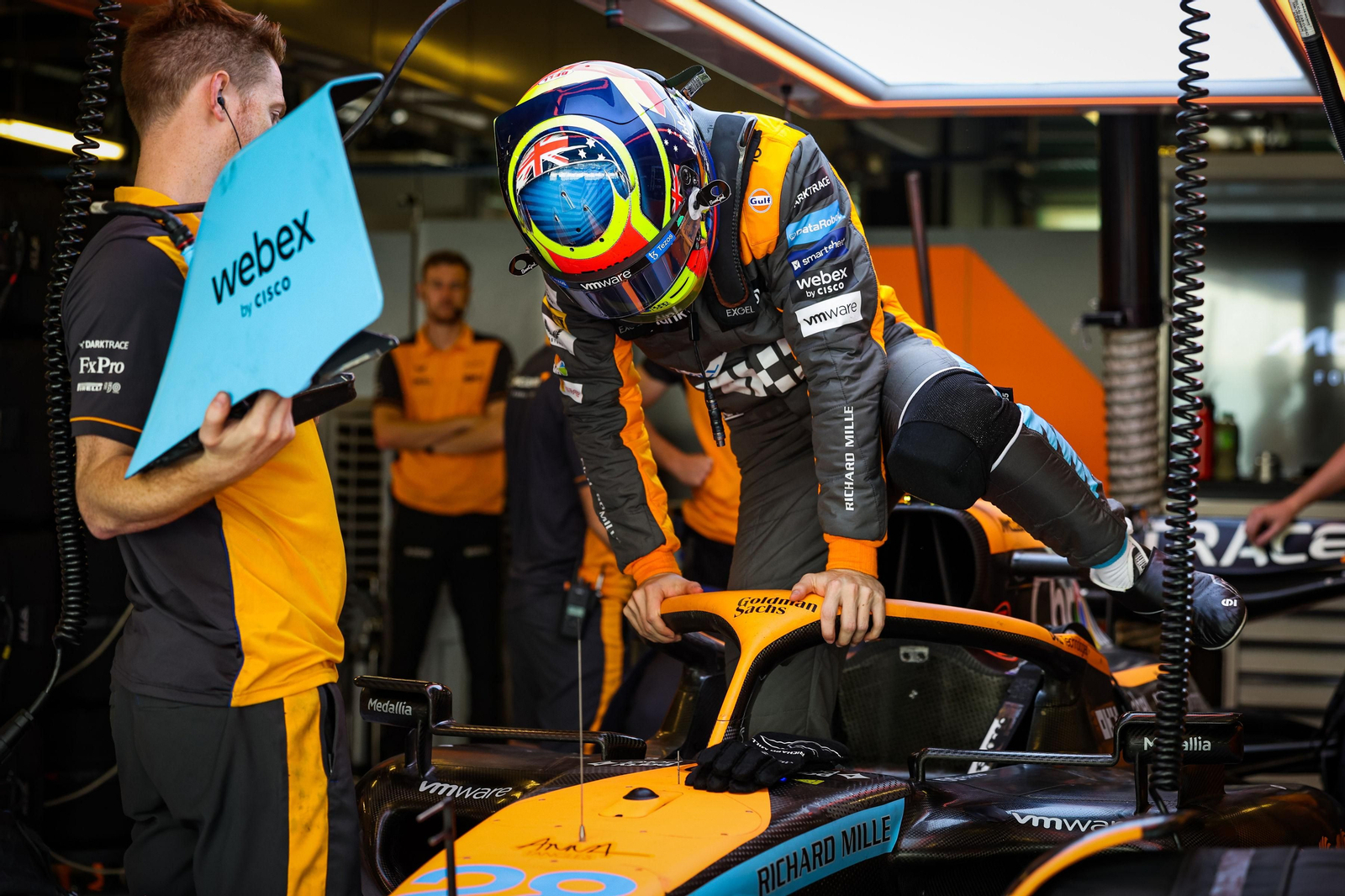 Las escuderías de  Fórmula uno se prueban tras el fin de temporada