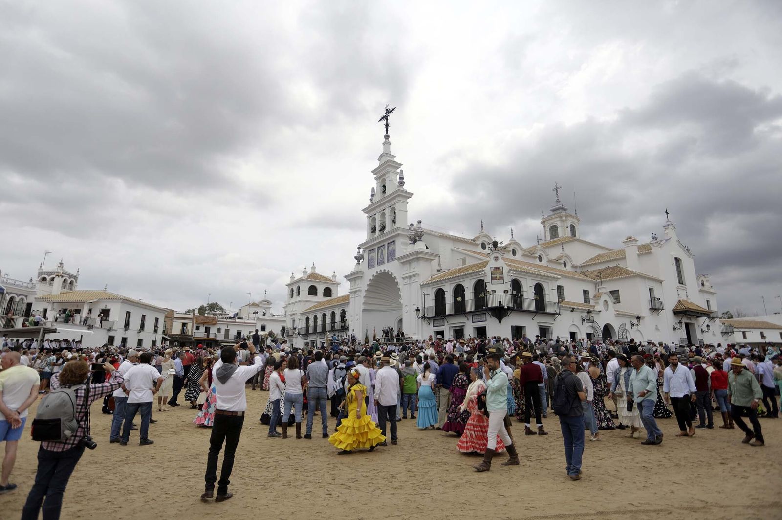 El Rocío 2023: Imágenes de ambiente y presentaciones de las Hermandades