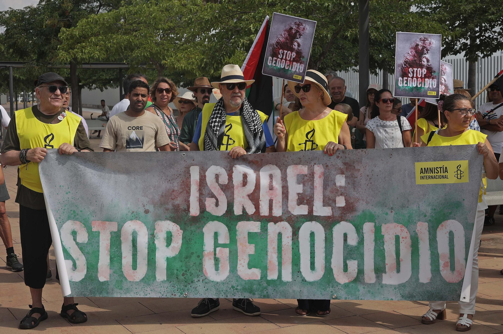 Fotos de la manifestación contra el uso del Puerto de Algeciras, para las operaciones de abastecimiento de Israel en la guerra con Gaza