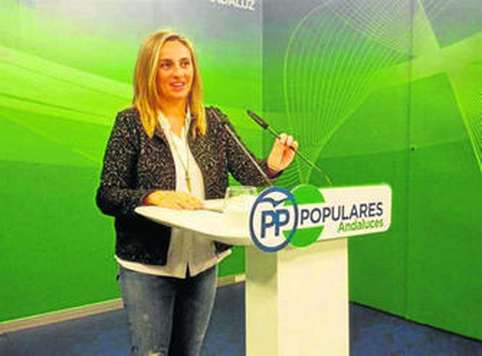 La portavoz de Educación del PP en el Parlamento, Marifran Carazo, ayer en rueda de prensa.