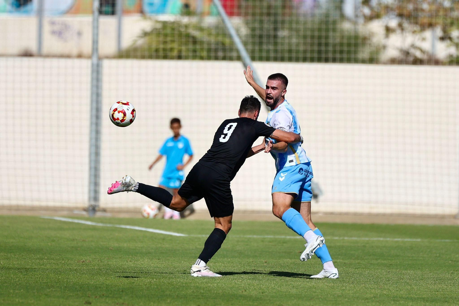 El Atlético Malagueño sigue volando con Chupete al mando (3-1)