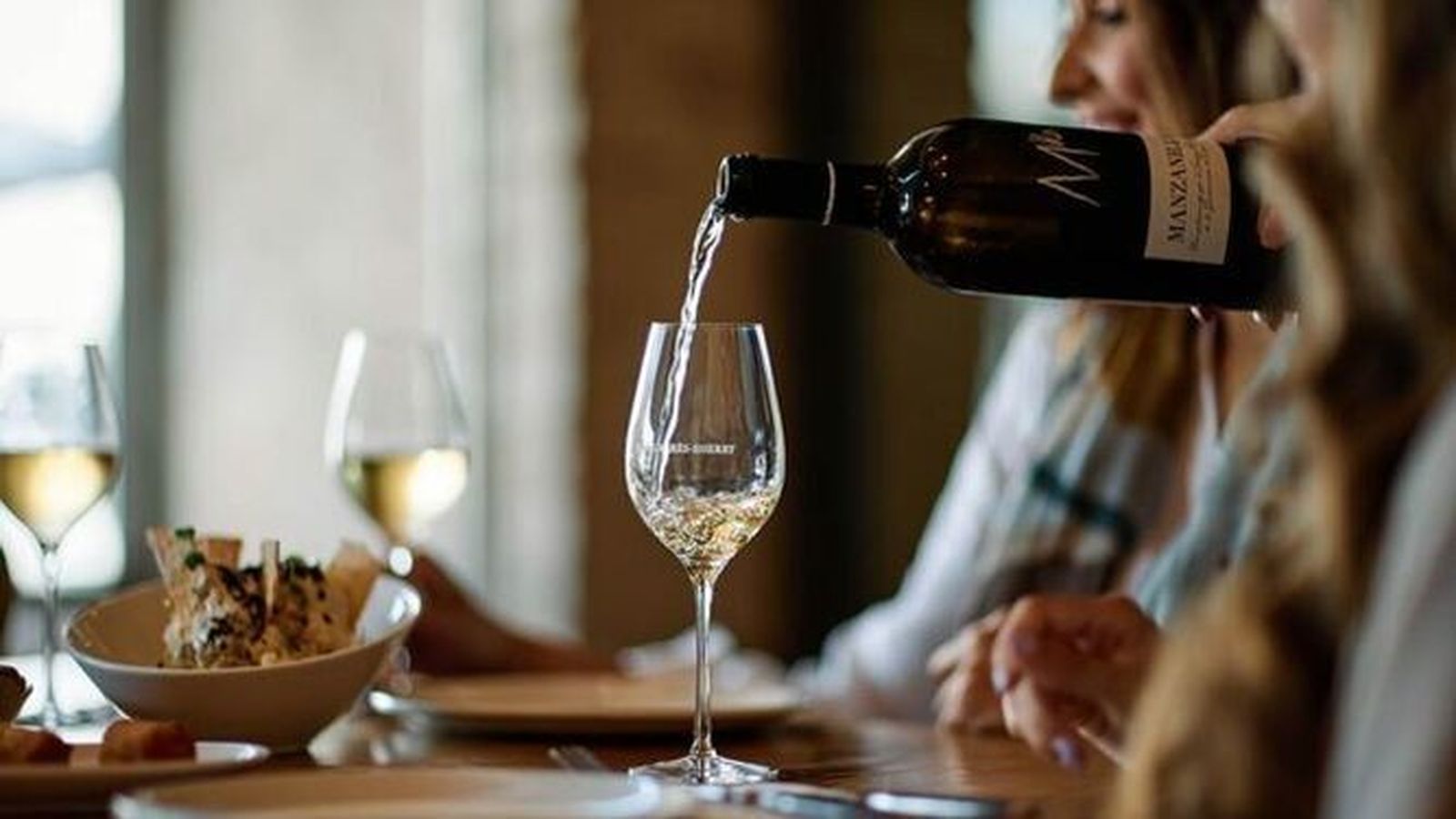 Cinco bares de Sanlúcar donde beber Manzanilla fresquita