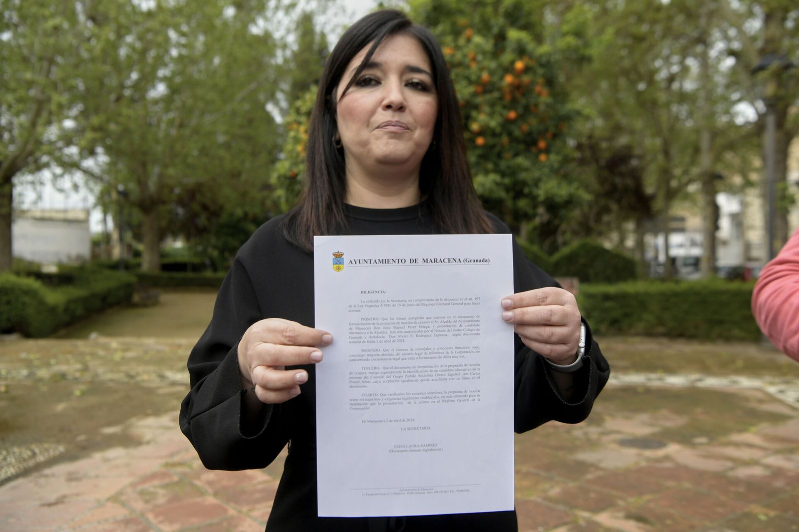 Amabel Adarve sujeta el escrito de moción de censura contra el actual equipo de Gobierno de Maracena