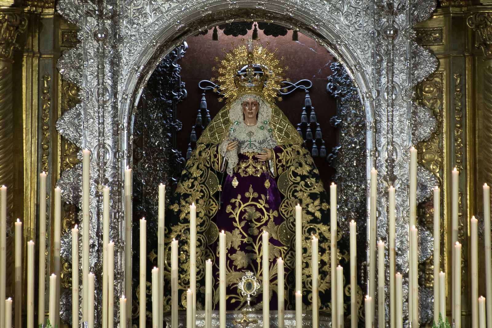 Septenario a la Esperanza Macarena