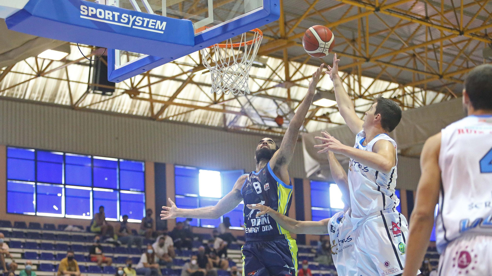 Las mejores fotos del UDEA - ULB de la Copa Diputación