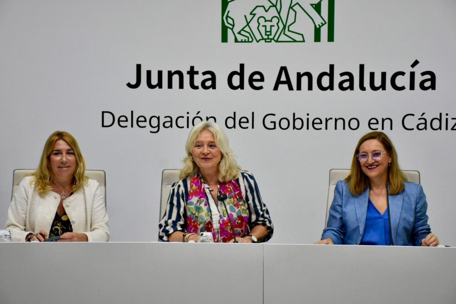 Inmaculada Olivero, Mercedes Colombo y Natalia Márquez, durante la presentación de los incentivos.