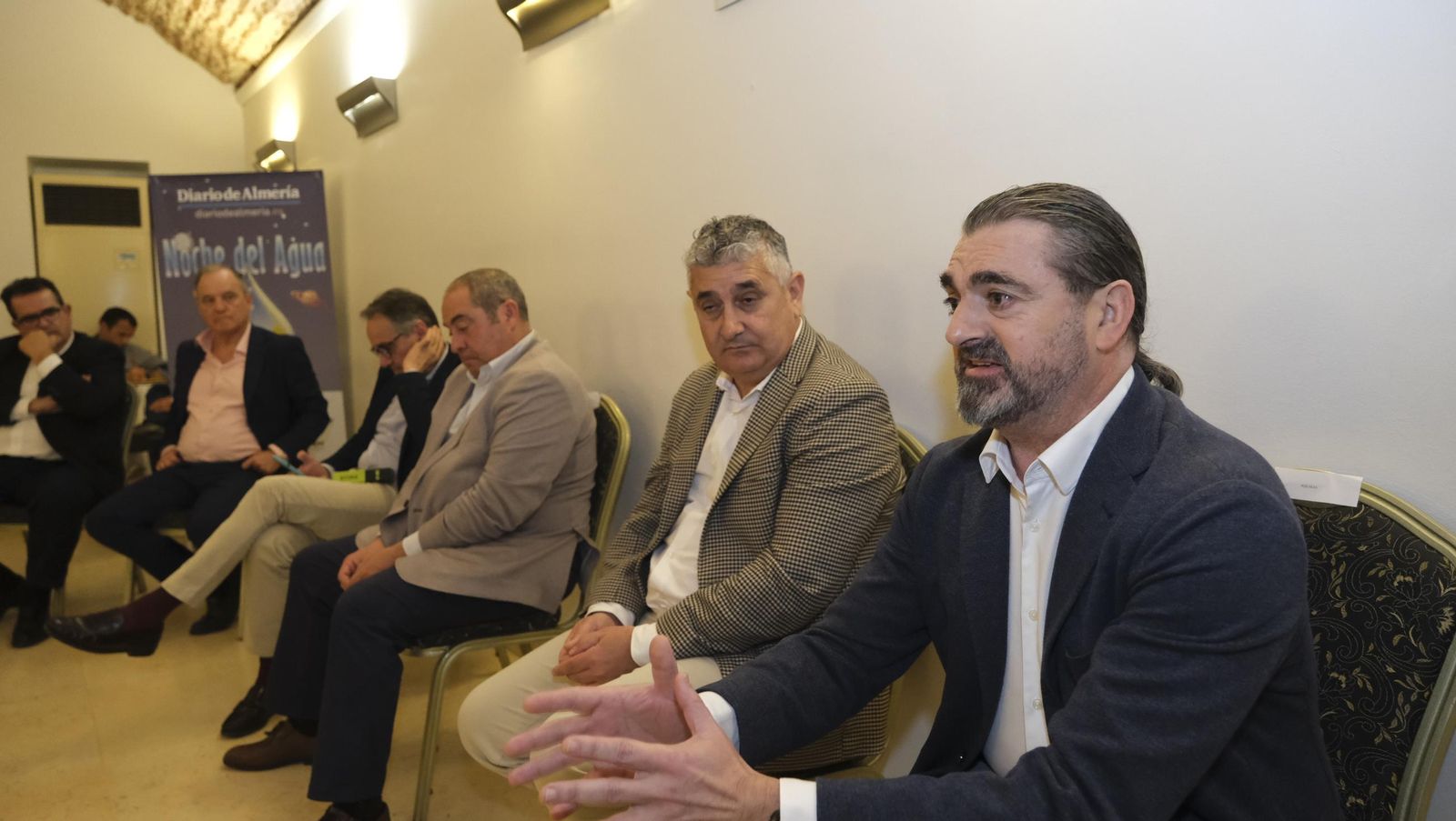 Imágenes del foro Noche del Agua de Diario de Almería