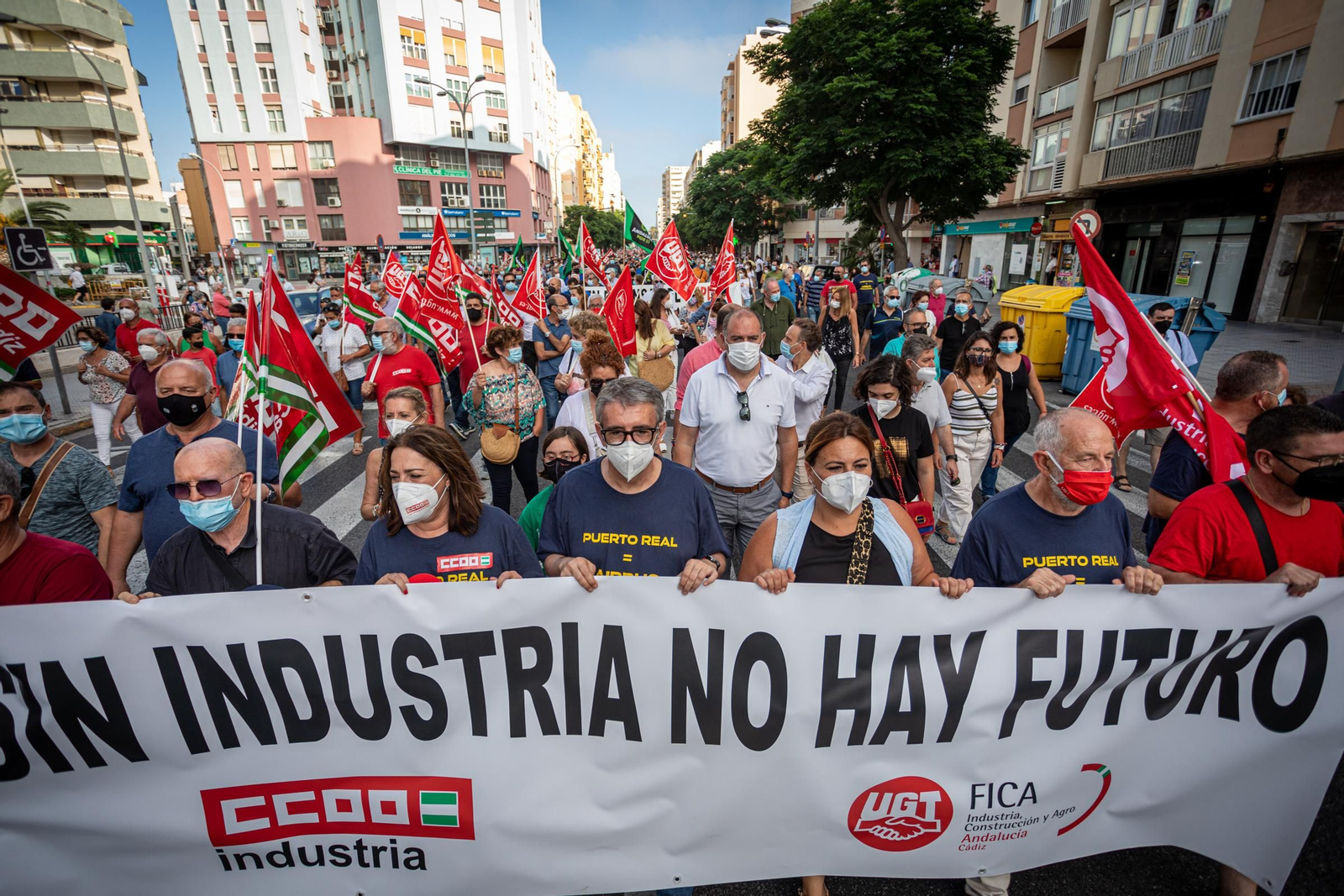 Las imágenes de la manifestación contra el cierre de Airbus Puerto Real