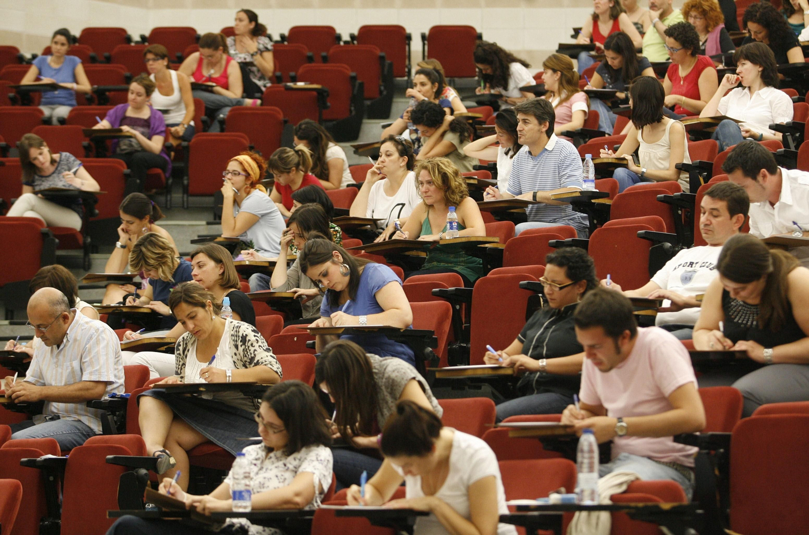Docentes realizan el examen en una de las convocatorias de oposición.