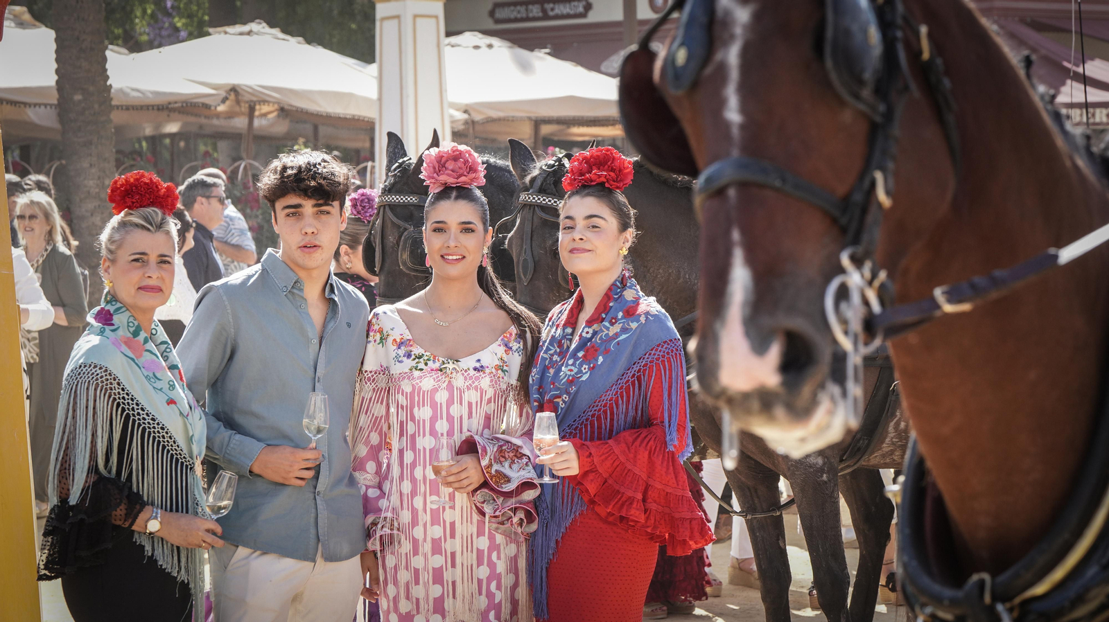 Imágenes del ambiente el domingo en la Feria de Jerez 2024