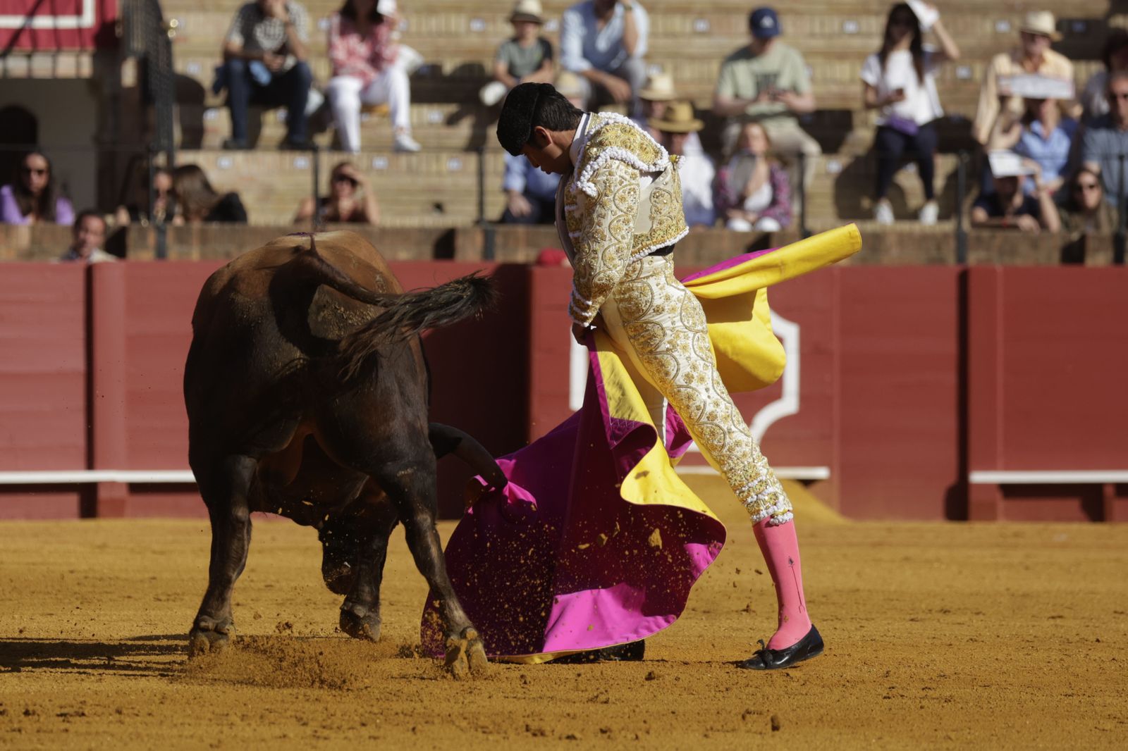 Las Imágenes de la cuarta corrida de abono en la Maestranza de Sevilla