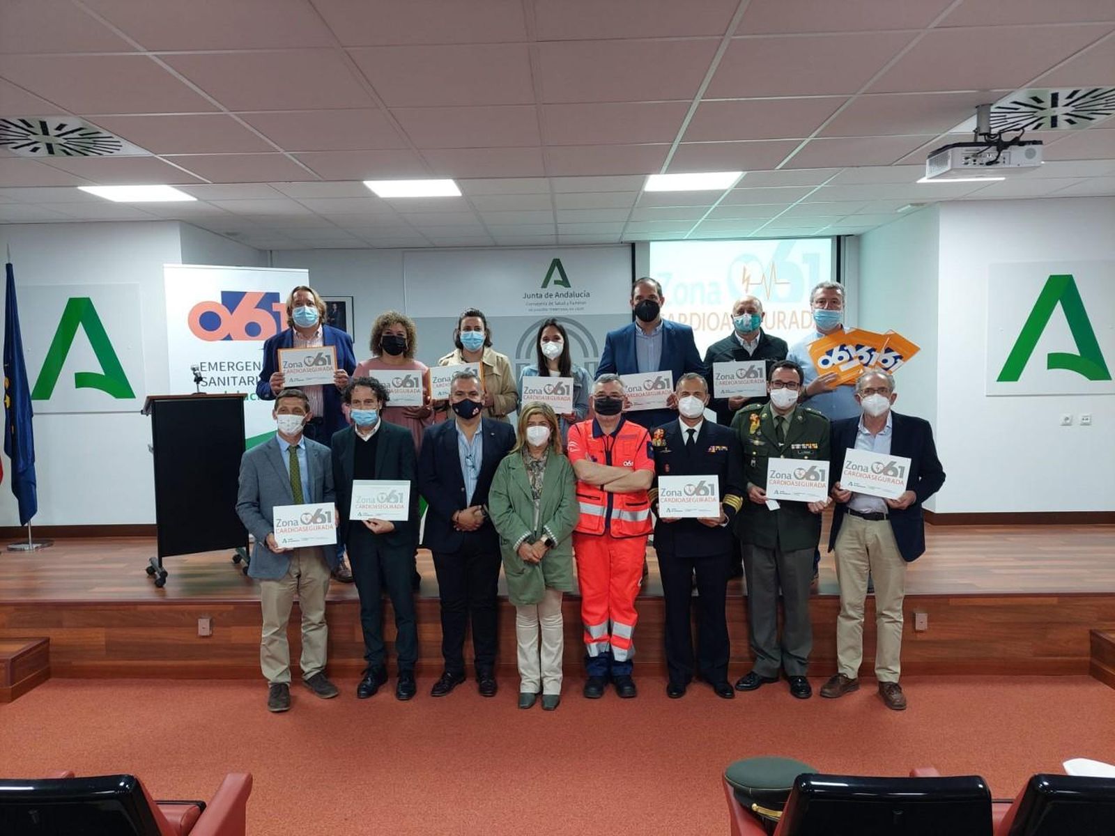 Recibimiento de las distinciones de 'zona cardioasegurada'.