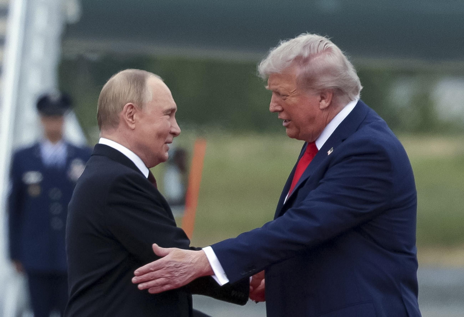 Las imágenes de la reunión de Trump con Putin en Alaska