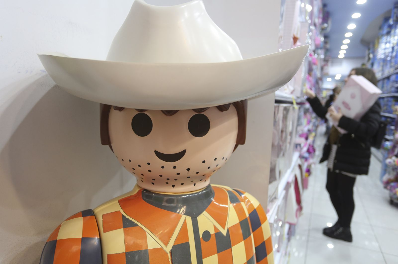 Fotos de las jugueterías de Málaga días antes de los Reyes Magos