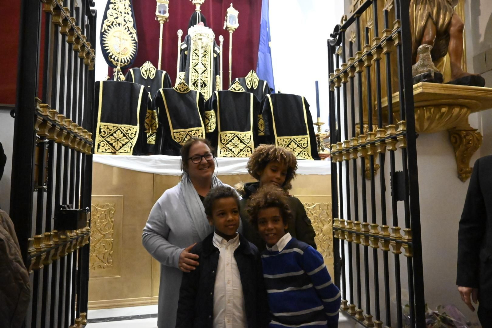 Las mejores imágenes del Miércoles Santo: Hermandad de la Santa Cruz