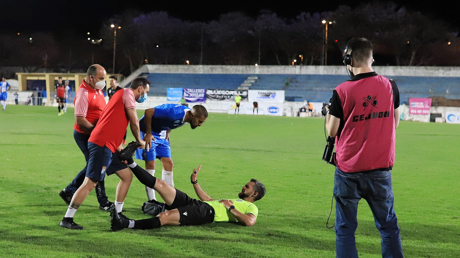 Imágenes de la semifinal por el ascenso entre el  Xerez CD - Puente Genil